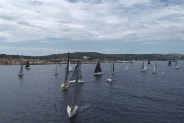 En 2023, PAPREC devient le partenaire titre de cette belle course au large proposant un parcours unique de 600 Nautiques en Méditerranée