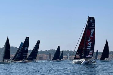 Bon départ sous le soleil pour la PAPREC 600 Saint-Tropez pour les concurrents en solo, double, en Class40 ou en équipage