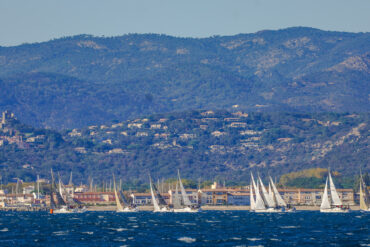 Les Voiles d’Automne affrontent le Mistral à Saint-Tropez